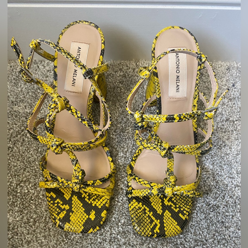 Antonio Melani Yellow Snake Print Strapped Block Heel Shoe Size Women’s 7